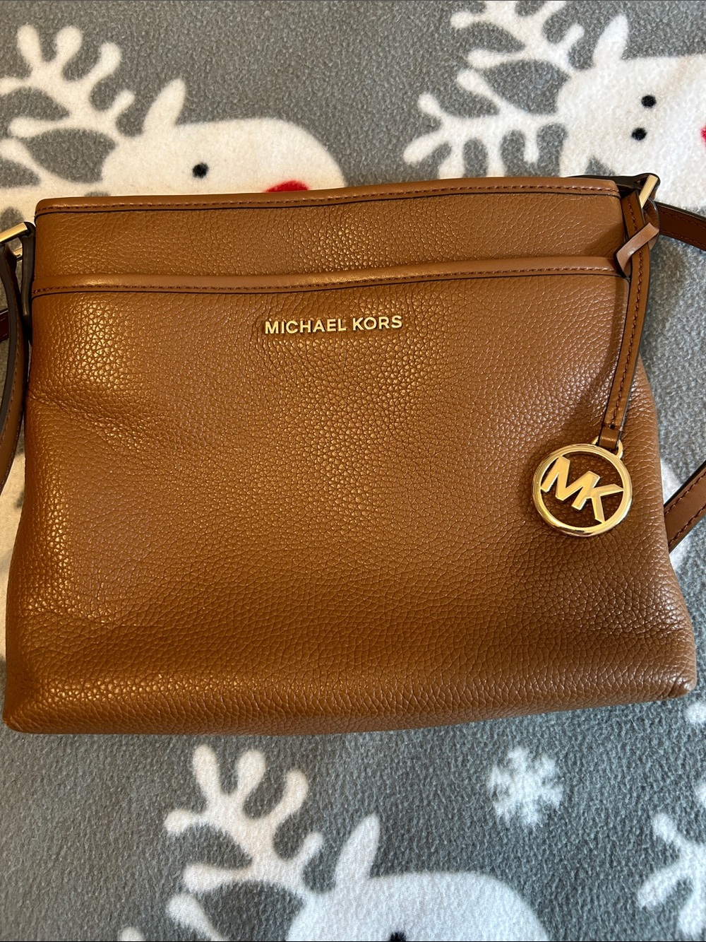 Michael Kors Fulton Pebbled Leather Crossbody Bag in Excellent used condition!!
